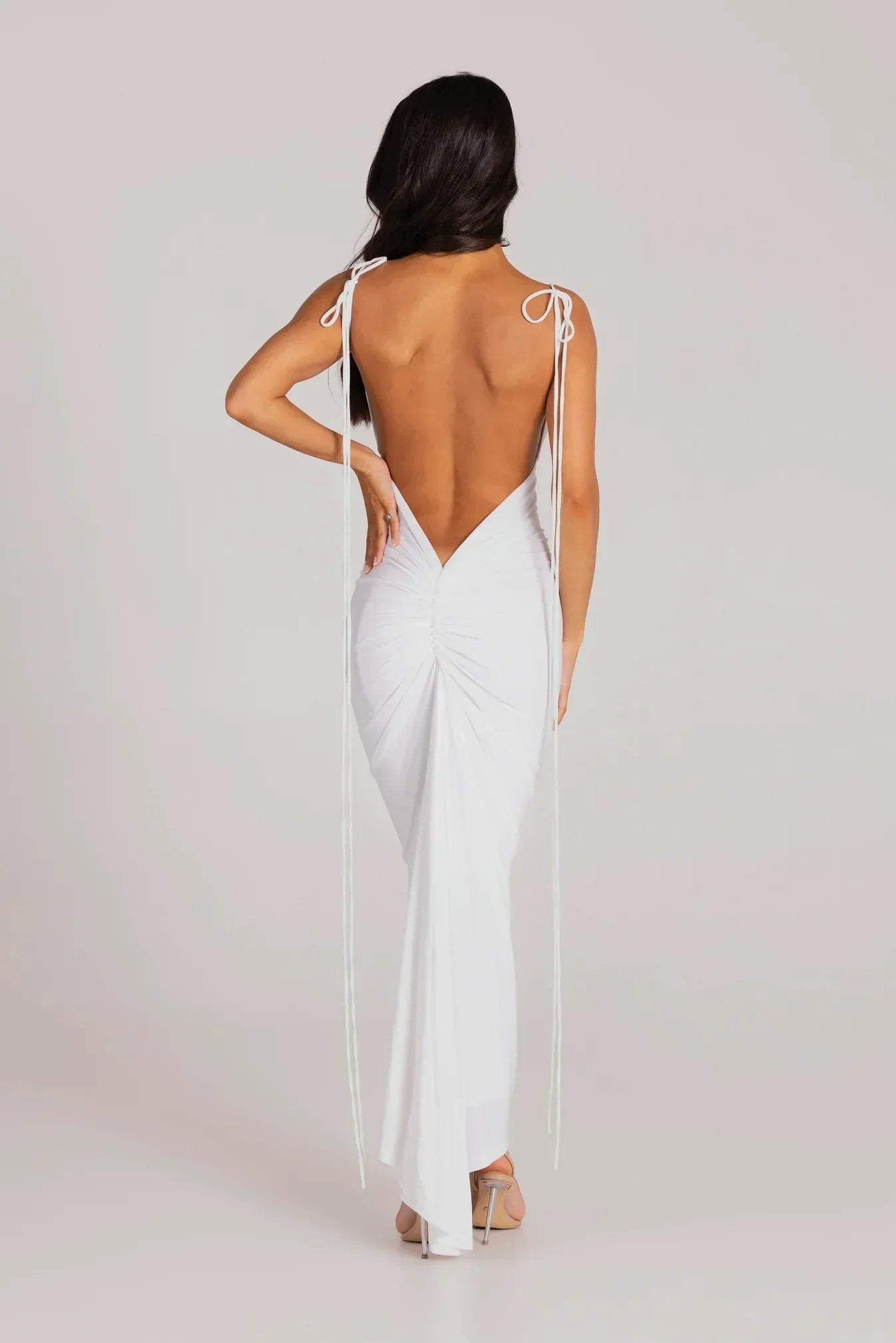 Astrid | Elegant Backless Maxi Dress