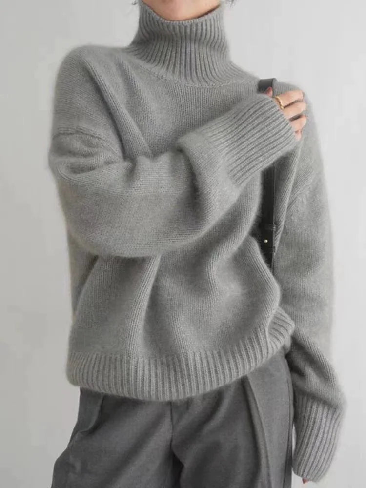 Amara | Luxurious Cashmere Roll Neck