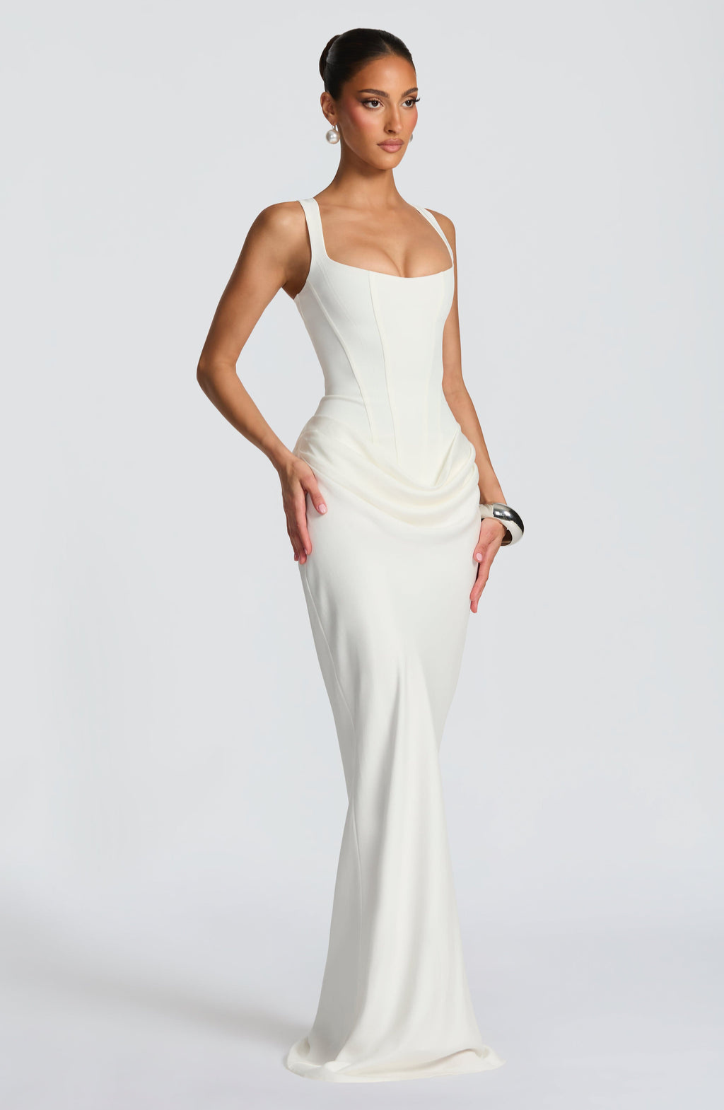 velmora | Hourglass Maxi