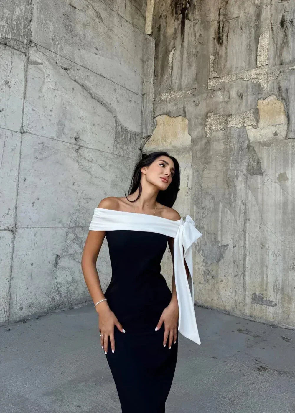 Anouk | One-Shoulder Bow Tie Midi Dress