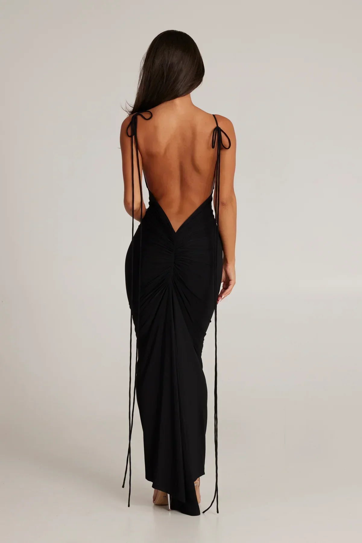 Astrid | Elegant Backless Maxi Dress