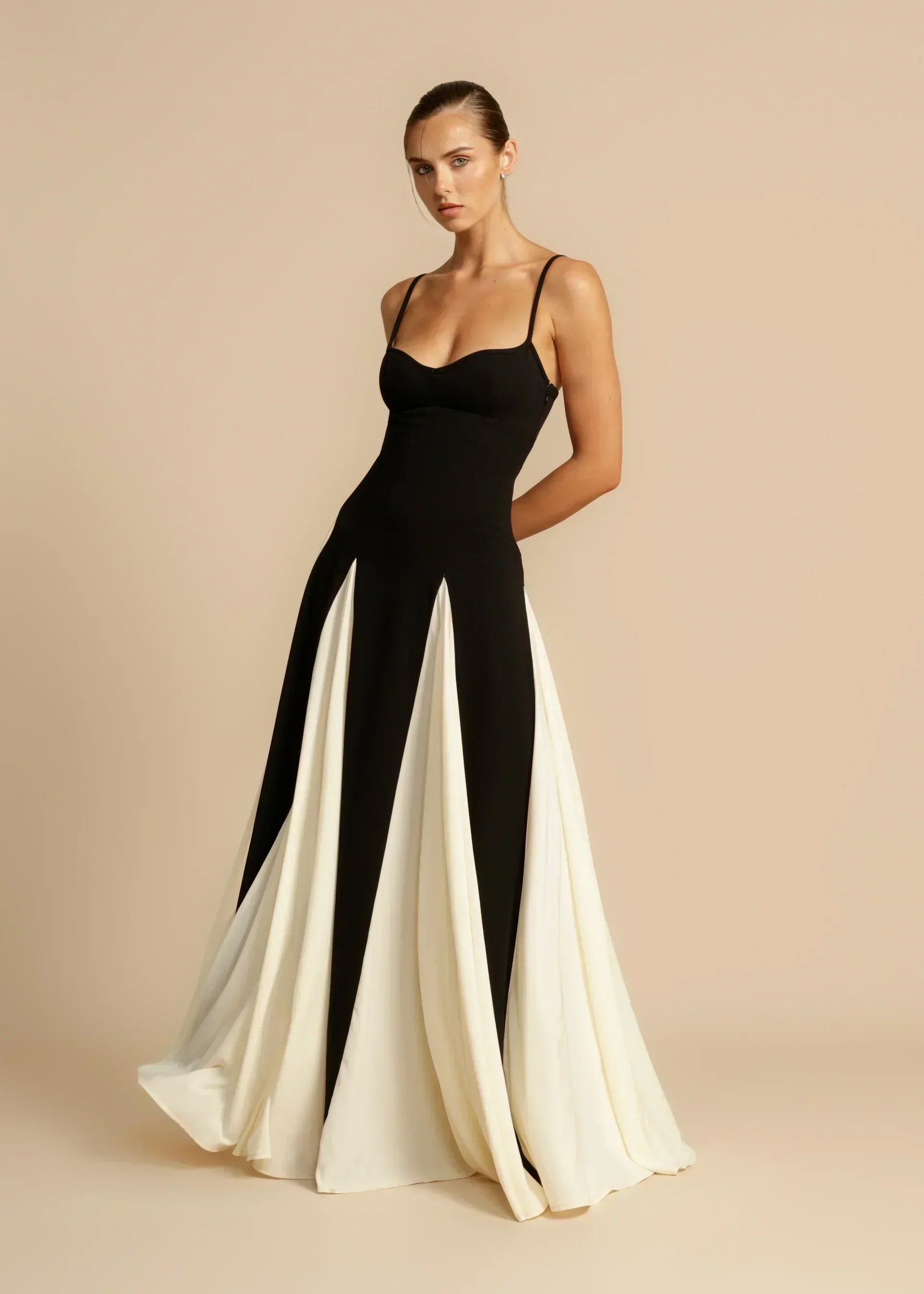 Clara | Elegant Ruffled Maxi Dress