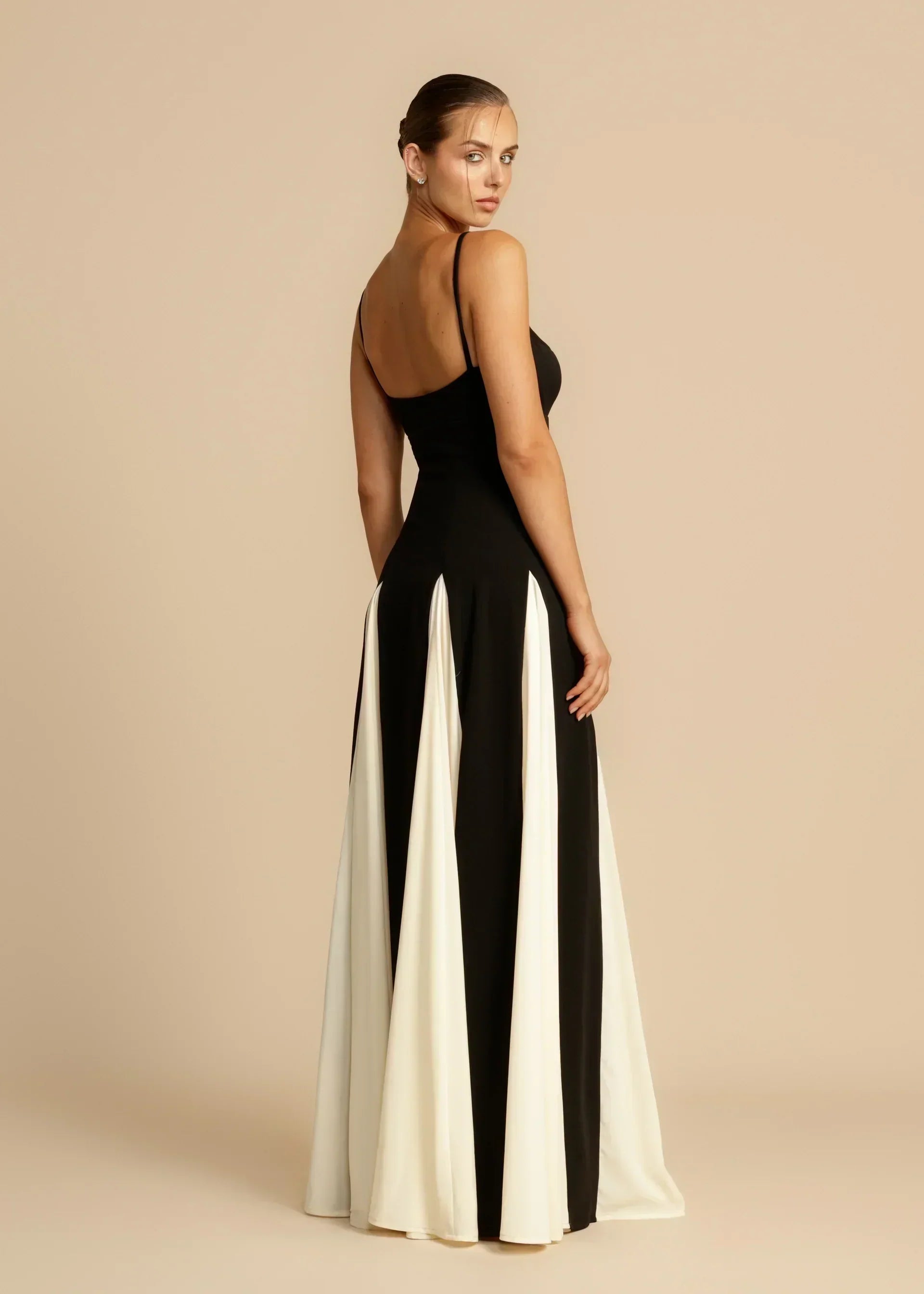 Clara | Elegant Ruffled Maxi Dress