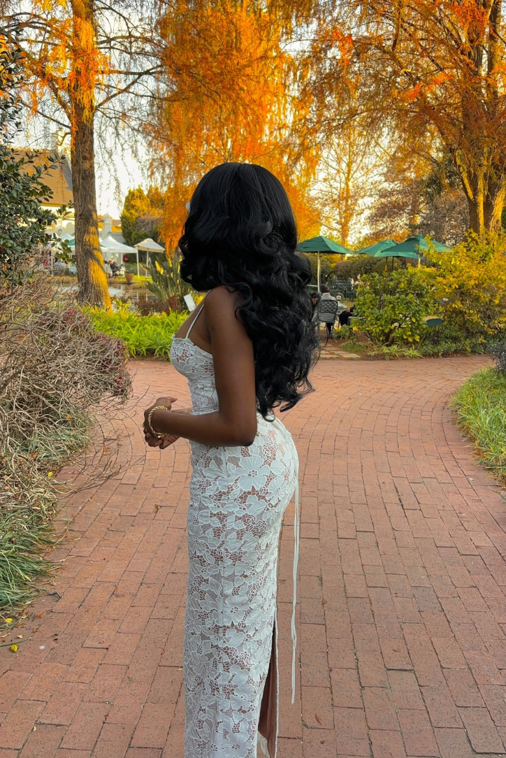 Isolde | Elegant Lace Maxi Dress